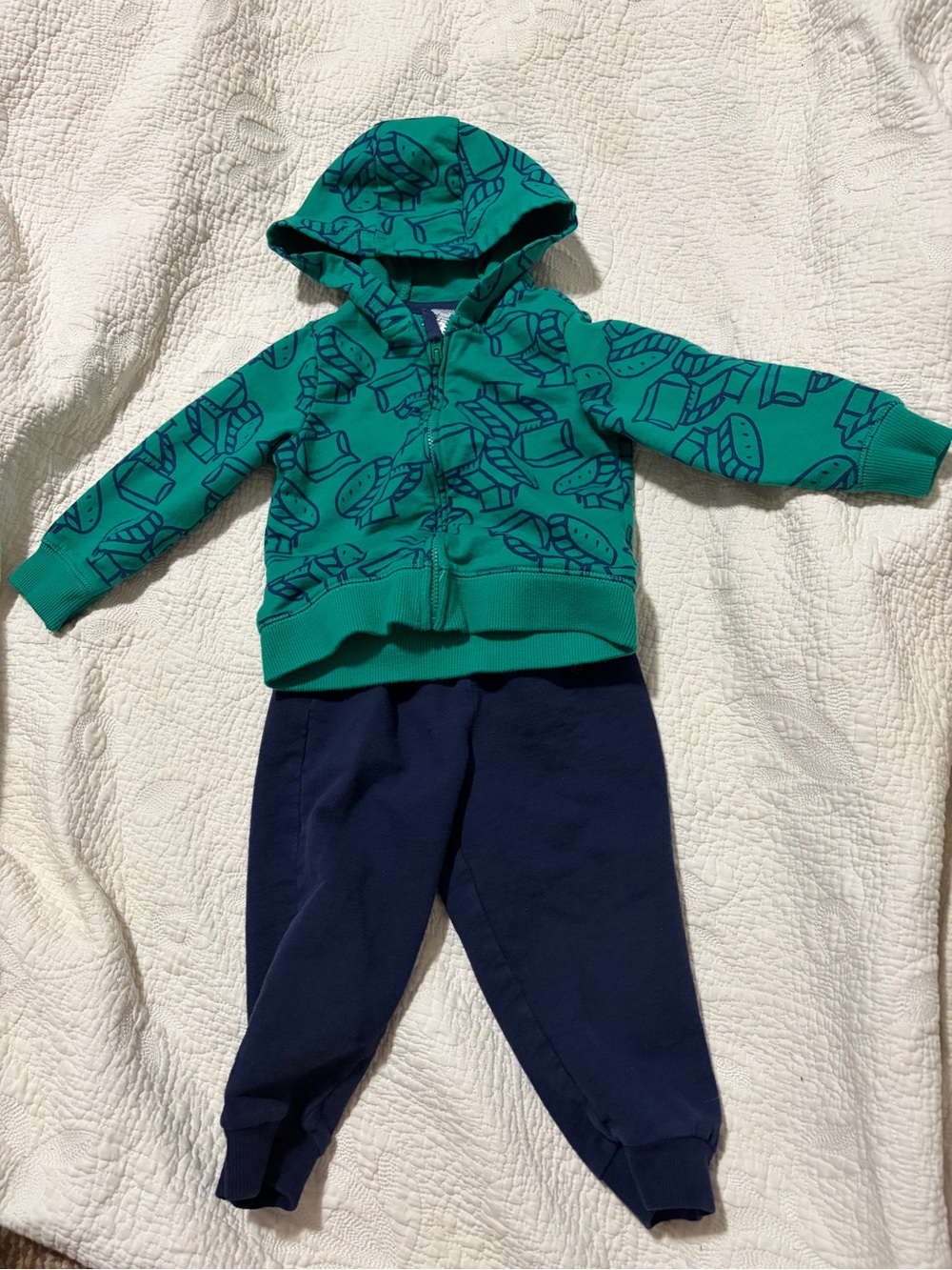 Carter's size 18M boys jogger set